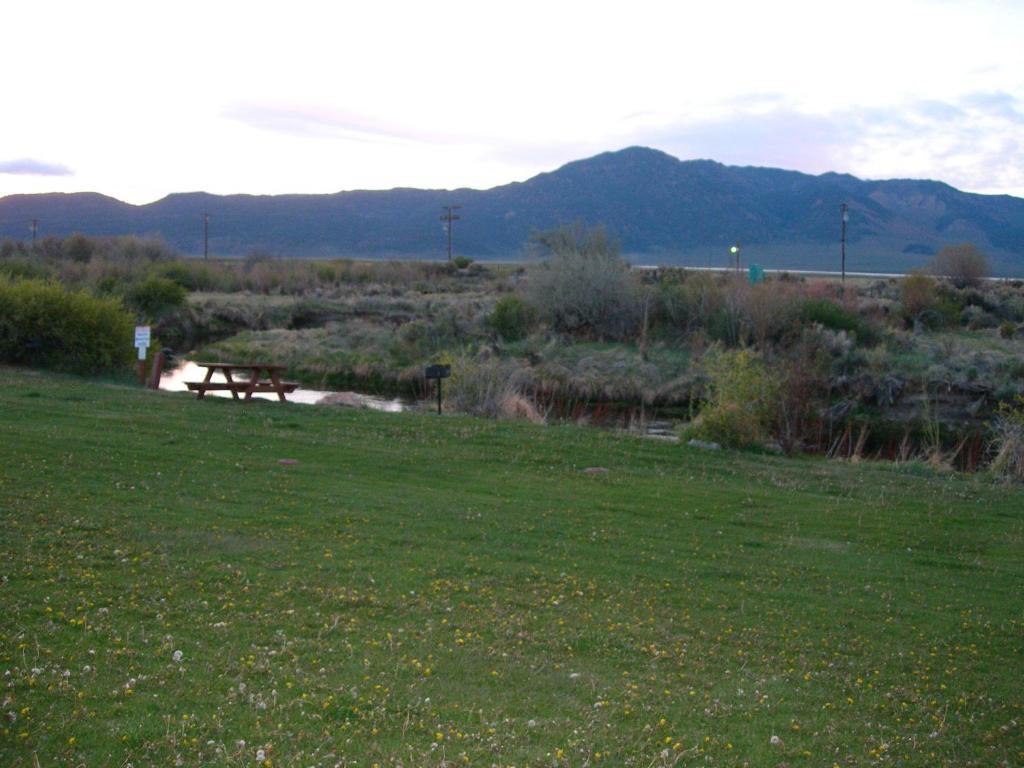 Walker River Lodge Бриджпорт Екстериор снимка